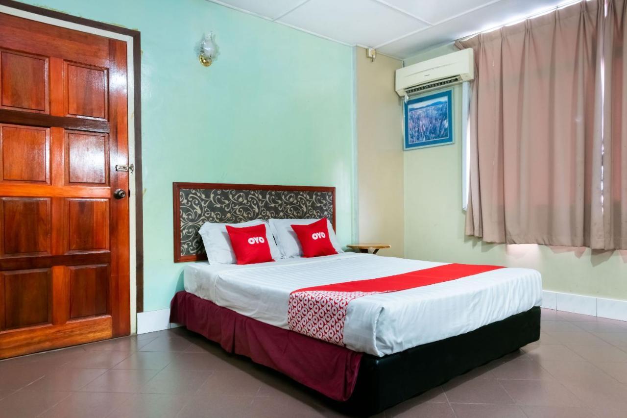 Oyo 89997 Kurnia Hotel Тавау Екстер'єр фото