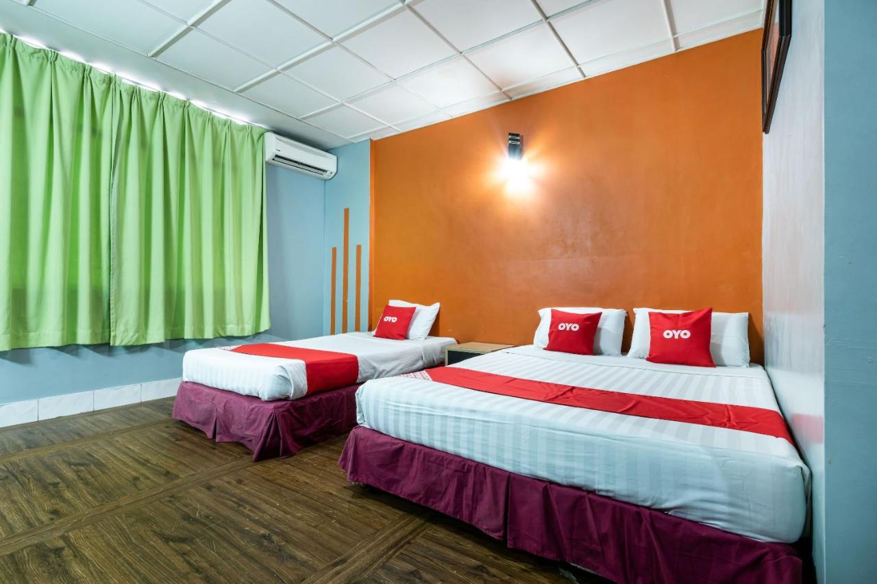 Oyo 89997 Kurnia Hotel Тавау Екстер'єр фото