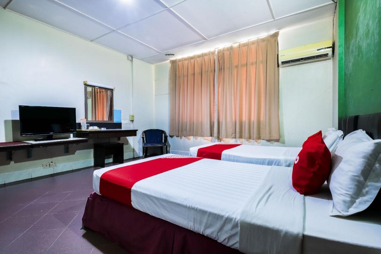 Oyo 89997 Kurnia Hotel Тавау Екстер'єр фото