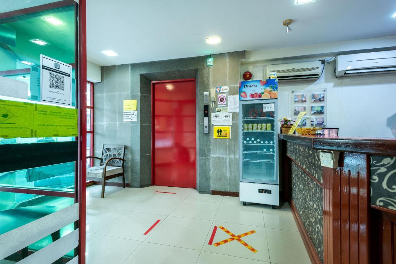 Oyo 89997 Kurnia Hotel Тавау Екстер'єр фото