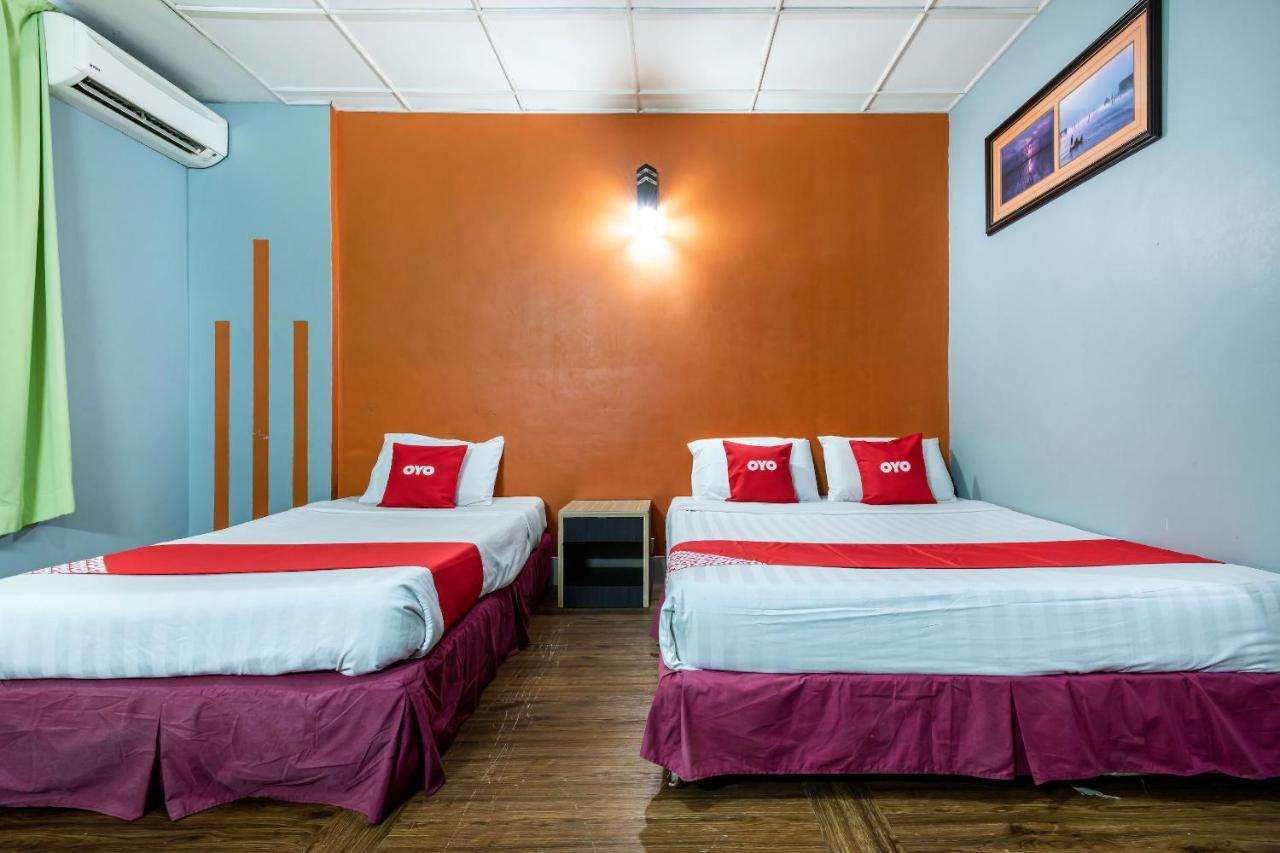 Oyo 89997 Kurnia Hotel Тавау Екстер'єр фото